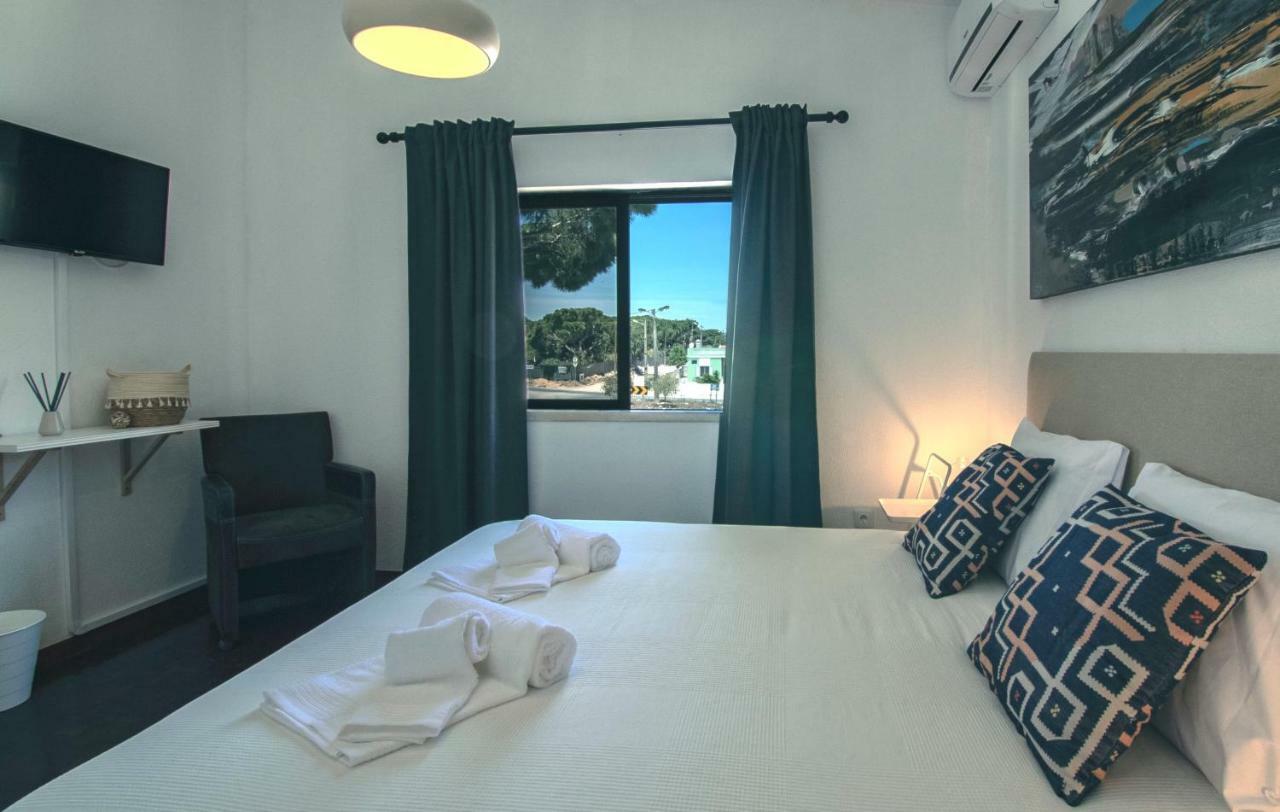 Pine House - Faro Airport, Beach And City Center Eksteriør bilde